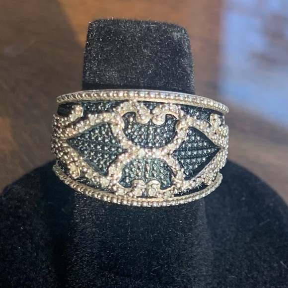 Diamond Blue Ring. SS SZ 6 1/4 . Gorgeous - Picture 8 of 10